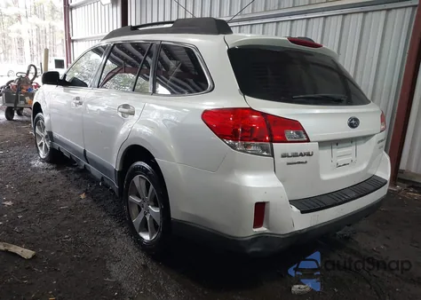 2014 Subaru Outback 2.5I z USA, uszkodzony, nr VIN 4S4BRBAC1E3306337